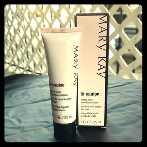 ✨Mary Kay Matte Foundation✨